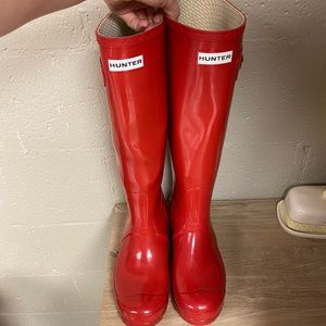 BRAND NEW TALL GLOSS RAIN BOOTS WITH KNIT/FLEECE BOOT LINERS